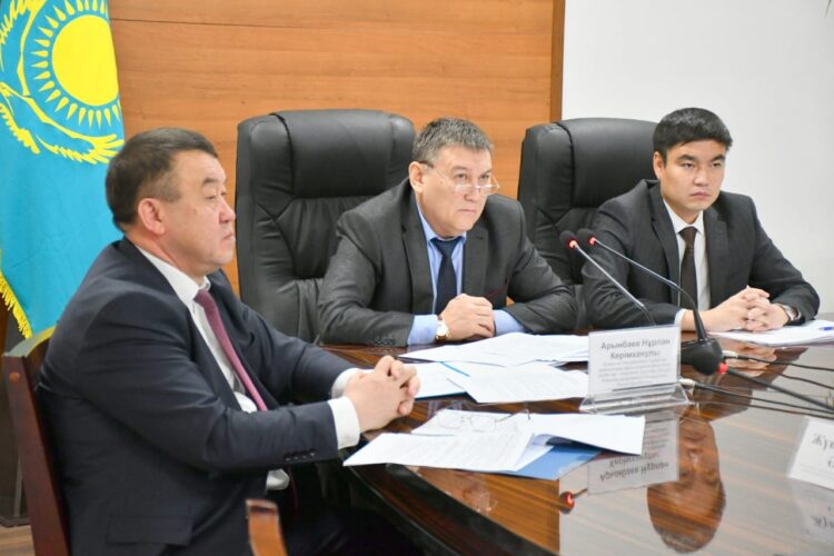 Ordabasy: Аудан әкімімен сыбайлас жемқорлық тәуекелдер картасы талқыланды