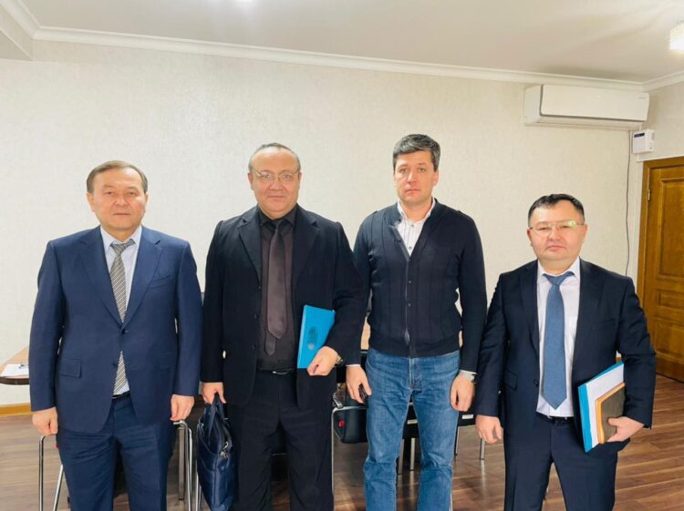 ШЫМКЕНТТІК ОНКОЛОГТАР ӨЗБЕКСТАНДЫҚ МАМАНДАРМЕН ӘРІПТЕСТІК БАЙЛАНЫСТА ЖҰМЫС ІСТЕЙДІ