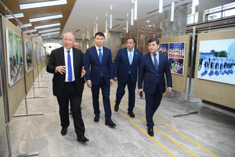 ТҮРКІСТАН: «АРДАГЕРЛЕР ҰЙЫМЫ» ҚОҒАМДЫҚ БІРЛЕСТІГІНІҢ 35 ЖЫЛДЫҒЫНДА АҒА БУЫНҒА ҚҰРМЕТ КӨРСЕТІЛДІ