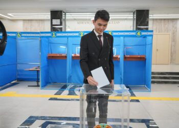 БҮГІН 18 ЖАСҚА ТОЛҒАН ШЫМКЕНТТІК САЙЛАУШЫ ТУҒАН КҮНІН ДАУЫС БЕРУДЕН БАСТАДЫ