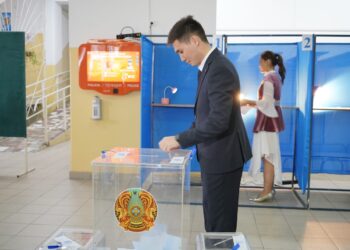 ОТАУ ҚҰРҒАН ЖАС ЖҰБАЙЛАР САЙЛАУ УЧАСКЕСІНДЕ ДАУЫС БЕРДІ