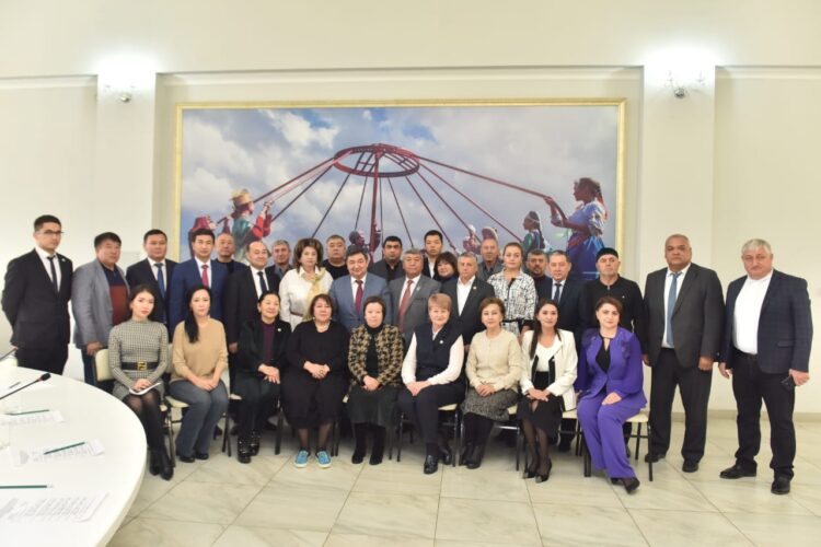 Д.ҚЫДЫРӘЛІ ЭТНОМӘДЕНИ БІРЛЕСТІК ТӨРАҒАЛАРЫМЕН КЕЗДЕСТІ