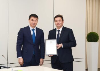 Түркістан облысының әкімі Дархан Сатыбалды Сәкен Қалқамановты қабылдады.