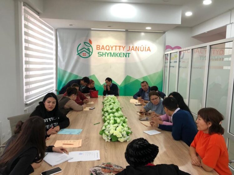 ШЫМКЕНТТІК АНАЛАР ҮЙДЕН ШЫҚПАЙ-АҚ ТАБЫС ТАУЫП ЖҮР