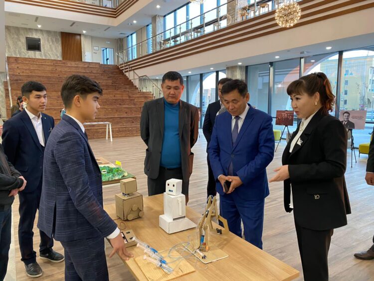 ТҮРКІСТАН: САУРАНДЫҚ ҮЗДІК ЖАСТАР МАРАПАТТАЛДЫ