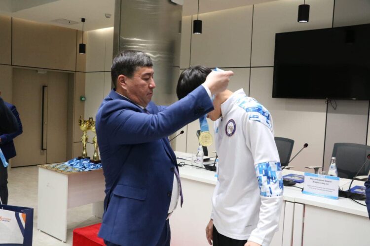 ТҮРКІСТАН: «ТҰРАН» ГАНДБОЛШЫЛАРЫ СУПЕРЛИГА ЖӘНЕ ЖОҒАРЫ ЛИГАДА ЕЛ ЧЕМПИОНЫ АТАНДЫ