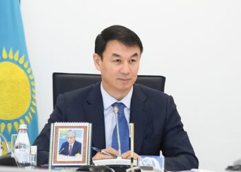 ТҮРКІСТАН ОБЛЫСЫНДА ЕЛДІҢ ӘЛЕУМЕТТІК ЖАҒДАЙЫН КӨТЕРУ БАҒЫТЫНДАҒЫ ЖҰМЫСТАР ҚАТАҢ БАҚЫЛАУДА