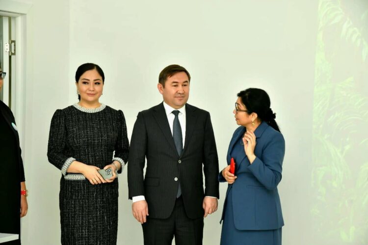 ШАҺАР БАСШЫСЫ “ҚАМҚОРЛЫҚ” БАЛАЛАРҒА ӘЛЕУМЕТТІК ҚЫЗМЕТ КӨРСЕТУ ОРТАЛЫҒЫНЫҢ ЖҰМЫСЫМЕН ТАНЫСТЫ