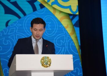 ВИЦЕ-МИНИСТР ТҮРКІСТАН ТҰРҒЫНДАРЫНЫҢ ӨТІНІШТЕРІ МЕН ҰСЫНЫСТАРЫН ТЫҢДАДЫ