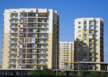 ТҮРКІСТАНДА ҚҰРЫЛЫС ҚАРҚЫНЫ АРТЫП, 810 МЫҢ ШАРШЫ МЕТРДЕН АСТАМ ПӘТЕР БЕРІЛДІ