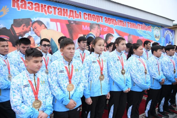 ТҮРКІСТАН ОБЛЫСЫНЫҢ БІР АУДАНЫНАН 274 ЧЕМПИОН ШЫҚТЫ