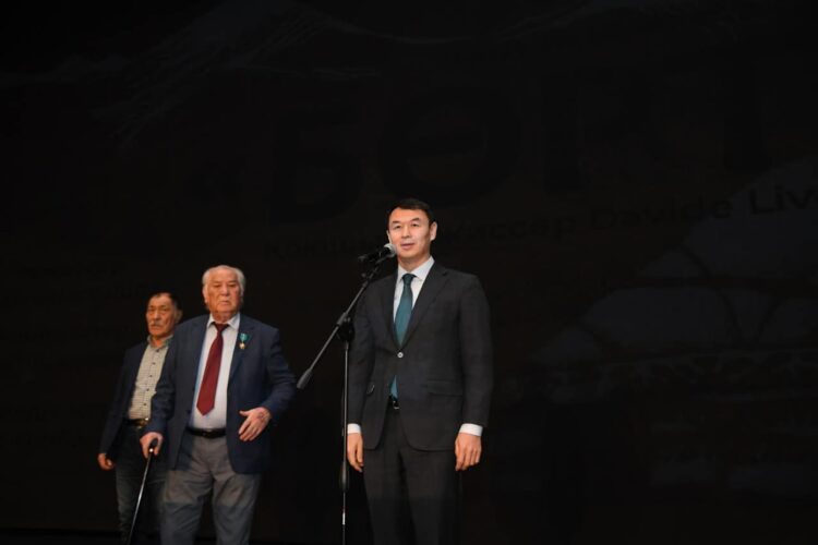 ТҮРКІСТАНДА ДУЛАТ ИСАБЕКОВТЫҢ 80 ЖЫЛДЫҒЫ АТАП ӨТІЛДІ