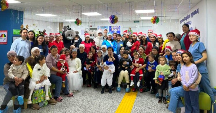 ТҮРКІСТАНДАҒЫ «ҚАМҚОРЛЫҚ» БАЛАЛАРДЫ ОҢАЛТУ ОРТАЛЫҒЫНДА ЖАҢА ЖЫЛДЫҚ ШЫРША МЕРЕКЕСІ ӨТКІЗІЛДІ