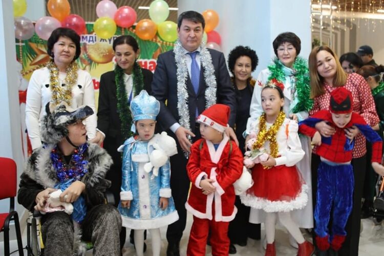 ТҮРКІСТАНДА ЕРЕКШЕ КҮТІМДІ ҚАЖЕТ ЕТЕТІН БАЛАЛАР ҮШІН АРНАЙЫ МЕРЕКЕЛІК ШАРА ҰЙЫМДАСТЫРЫЛДЫ