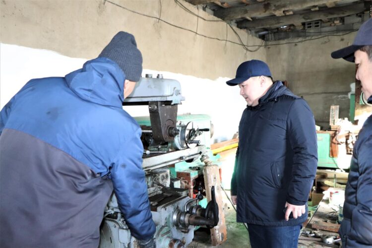 ТҮРКІСТАН: КЕНТАУДА ШАҒЫН ЦЕХ АШҚАН ШЕБЕРЛЕР КӘСІБІН ДӨҢГЕЛЕТІП ОТЫР