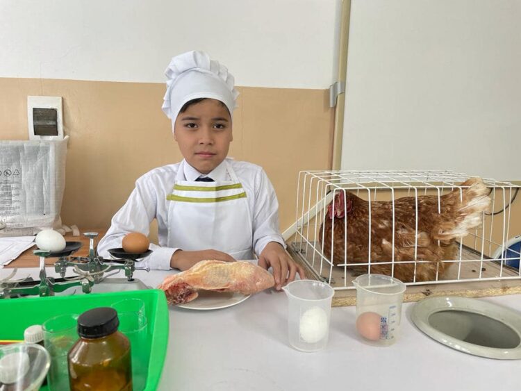 КЕЛЕСТІК ОҚУШЫ ФАСТФУД ТАҒАМДАРЫНА АРНАЛҒАН ТАУЫҚ ЕТІН ӨНДІРГІСІ КЕЛЕДІ