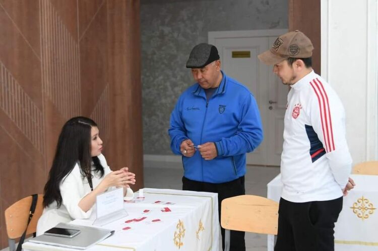 «900 БОС ЖҰМЫС ОРНЫ ҰСЫНЫЛДЫ»: ЖӘРМЕҢКЕДЕ ТҮРКІСТАНДЫҚТАРҒА ҚАРАҒАНДЫ ӨҢІРІНЕН ҚАНДАЙ МАМАНДАРҒА СҰРАНЫС БАР?