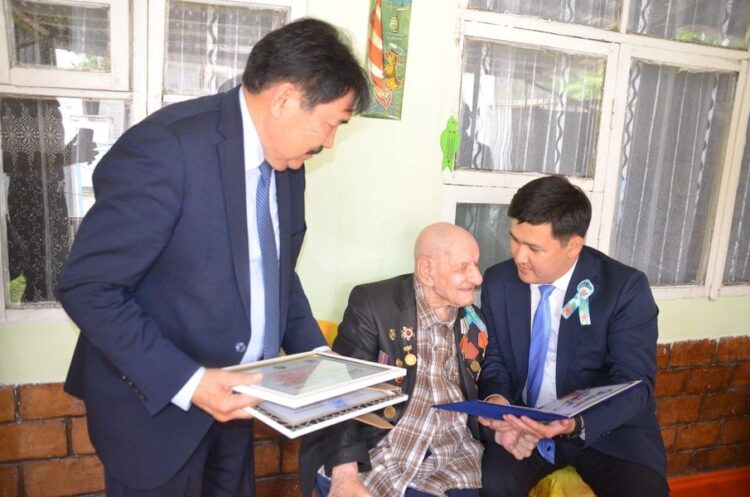 ТҮРКІСТАН: ЖЕТІСАЙ АУДАНЫНДАҒЫ АРДАГЕРГЕ 1,5 МЛН. ТЕҢГЕ ТАБЫСТАЛДЫ