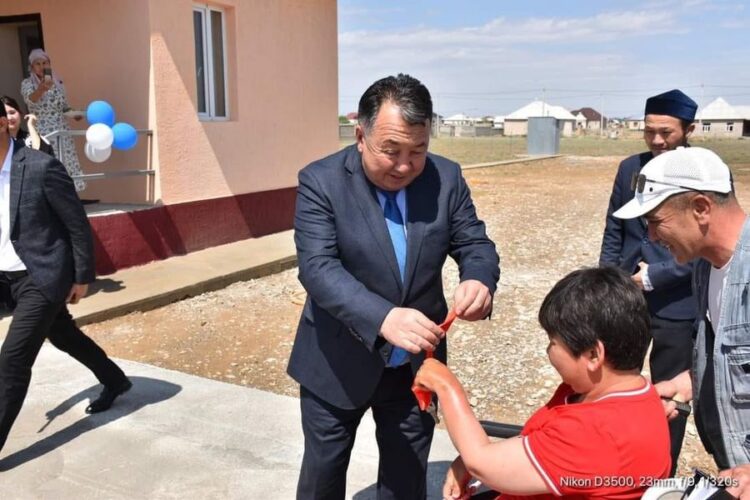 ТҮРКІСТАН: СОЗАҚТА ЖАНЫ ЖОМАРТ АЗАМАТ МҰҚТАЖ ОТБАСЫҒА ЖАҢА БАСПАНА СЫЙЛАДЫ