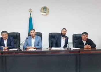 БУРАХАН ДАҚАНОВ: «ТҮРКІСТАН ӨҢІРІ – СОЛТҮСТІККЕ КӨШТІҢ НАҒЫЗ «АДАМИ ҺӘМ ҚАЗАҚИ» ИНВЕСТОРЫ»