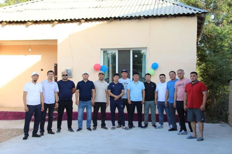 АРЫСТЫҚТАР КӨПБАЛАЛЫ ОТБАСЫҒА БАСПАНА СЫЙЛАДЫ