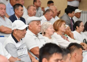 ДАРХАН САТЫБАЛДЫ МАҚТААРАЛДЫҚТАРМЕН КЕЗДЕСТІ