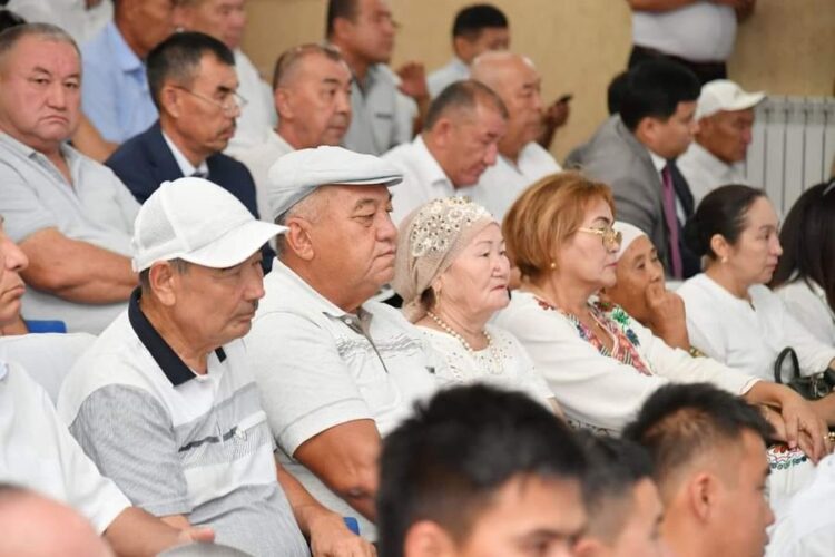 ДАРХАН САТЫБАЛДЫ МАҚТААРАЛДЫҚТАРМЕН КЕЗДЕСТІ