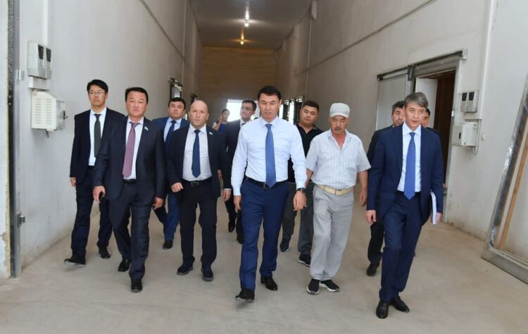 Д.САТЫБАЛДЫ САЙРАМДЫҚ КӘСІПКЕРЛЕРМЕН КЕЗДЕСТІ