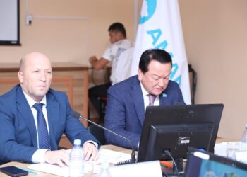 «АУЫЛ АМАНАТЫ» ЖӘНЕ «ЖЕР АМАНАТЫ» БАҒДАРЛАМАЛАРЫНЫҢ ЖҮЗЕГЕ АСЫРЫЛУ БАРЫСЫ ТАЛҚЫЛАНДЫ