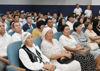 ТҮРКІСТАН: САРЫАҒАШТА ЖЕМІС-КӨКӨНІС ӨНІМДЕРІН ҚАЙТА ӨҢДЕЙТІН ЗАМАНАУИ КӘСІПОРЫНДАР САЛЫНАДЫ