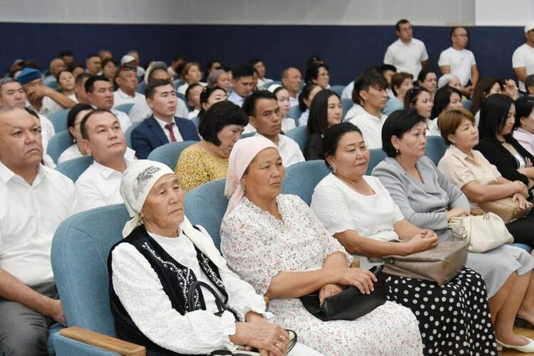 ТҮРКІСТАН: САРЫАҒАШТА ЖЕМІС-КӨКӨНІС ӨНІМДЕРІН ҚАЙТА ӨҢДЕЙТІН ЗАМАНАУИ КӘСІПОРЫНДАР САЛЫНАДЫ