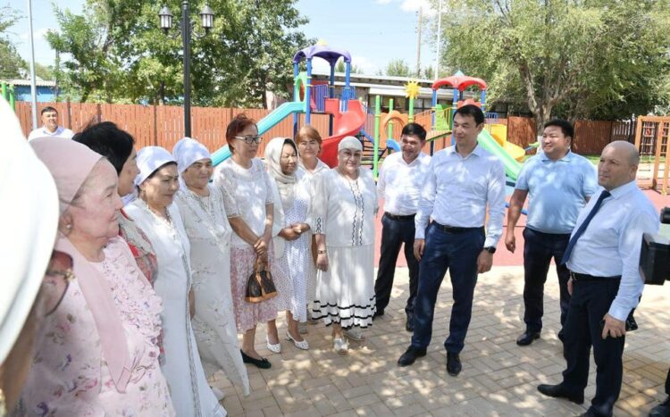 ДАРХАН САТЫБАЛДЫ АУЫЛДАРДЫ АРАЛАП, ТҰРҒЫНДАРМЕН КЕЗДЕСТІ