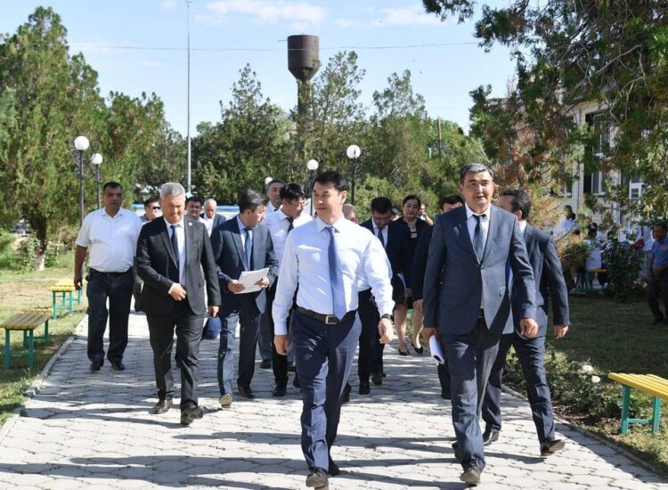 ДАРХАН САТЫБАЛДЫ АУЫЛ-АЙМАҚТЫ АРАЛАП, ТҰРҒЫНДАРМЕН КЕЗДЕСУДЕ