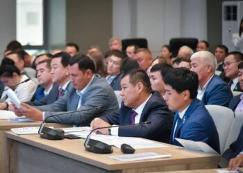 ТҮРКІСТАН ОБЛЫСТЫҚ МӘСЛИХАТЫНЫҢ КЕЗЕКТІ БЕСІНШІ СЕССИЯСЫНДА ӨҢІРДІ ДАМЫТУ ЖОЛДАРЫ ҚАРАЛДЫ