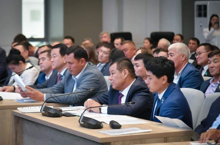 ТҮРКІСТАН ОБЛЫСТЫҚ МӘСЛИХАТЫНЫҢ КЕЗЕКТІ БЕСІНШІ СЕССИЯСЫНДА ӨҢІРДІ ДАМЫТУ ЖОЛДАРЫ ҚАРАЛДЫ