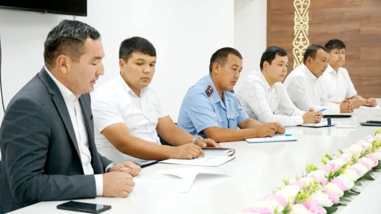 КЕЛЕС: КӘМЕЛЕТКЕ ТОЛМАҒАНДАРДЫҢ ІСТЕРІ ЖӘНЕ ОЛАРДЫҢ ҚҰҚЫҚТАРЫН ҚОРҒАУ ЖӨНІНДЕГІ КОМИССИЯ ОТЫРЫСЫ ӨТКІЗІЛДІ