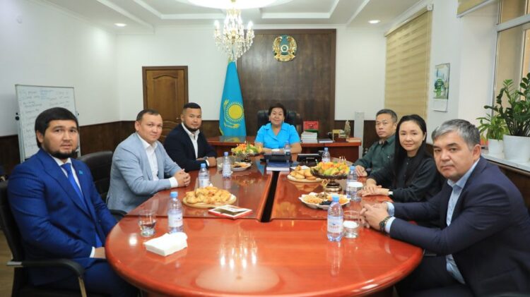 АРЫС ҚАЛАСЫНЫҢ ӘКІМІ ГҮЛЖАН ҚҰРМАНБЕКОВА ШЕТЕЛДІК ИНВЕСТОРМЕН КЕЗДЕСТІ