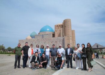 ТҮРКІТІЛДЕС ЕЛДЕРДЕН КЕЛГЕН ДЕЛЕГАЦИЯ ТҮРКІСТАН ОБЛЫСЫНЫҢ ТУРИСТІК ӘЛЕУЕТІН НАСИХАТТАУДЫ БАСТАДЫ