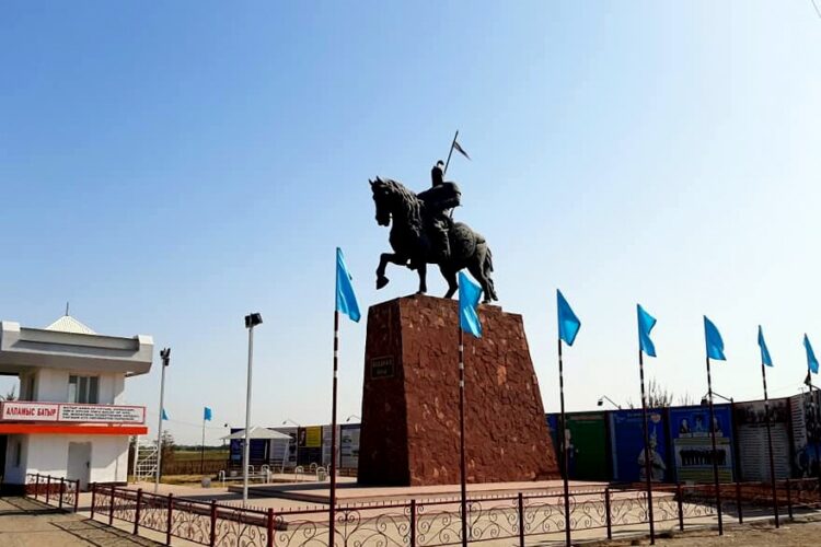 АЛПАМЫС ЕСКЕРТКІШІ ҚАЛАЙ ТҰРҒЫЗЫЛДЫ?