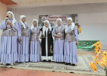 КӨРСЕТПЕДІМ, КӨЗІМНІҢ ТАМШЫЛАРЫН…