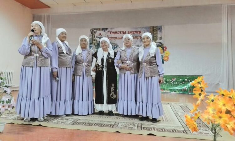 КӨРСЕТПЕДІМ, КӨЗІМНІҢ ТАМШЫЛАРЫН…