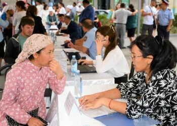 ТҮРКІСТАН: ОРДАБАСЫДА ТҰРҒЫНДАРҒА 132 БОС ЖҰМЫС ОРНЫ ҰСЫНЫЛДЫ