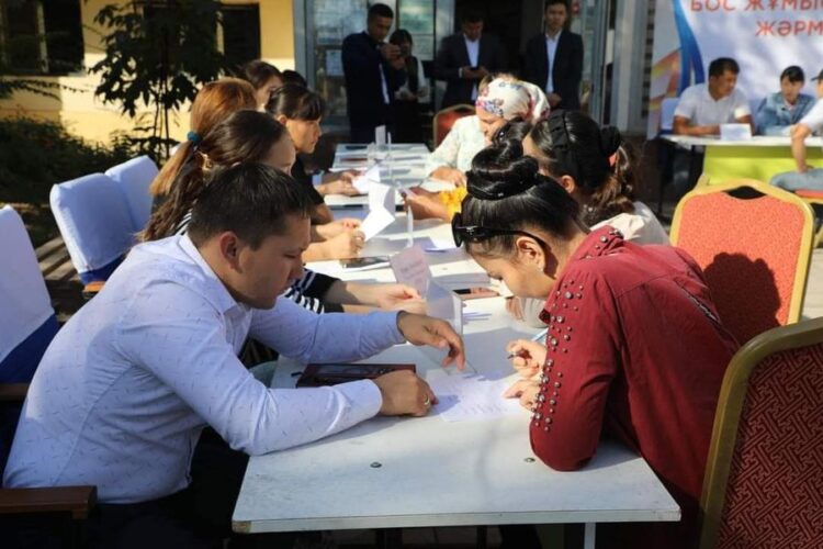 ТҮРКІСТАН: АРЫСТА БОС ЖҰМЫС ОРЫНДАРЫНА ЖӘРМЕҢКЕ ҰЙЫМДАСТЫРЫЛДЫ