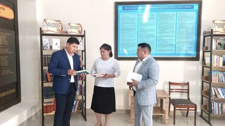 ТҮРКІСТАН: БӘЙДІБЕК АУДАНЫ ӘКІМДІГІНДЕ КІТАПХАНА АШЫЛДЫ