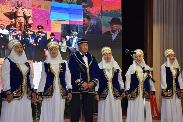СОЗАҚТА ҚАРТТАР МЕН АРДАГЕРЛЕРГЕ ҚҰРМЕТ КӨРСЕТІЛДІ