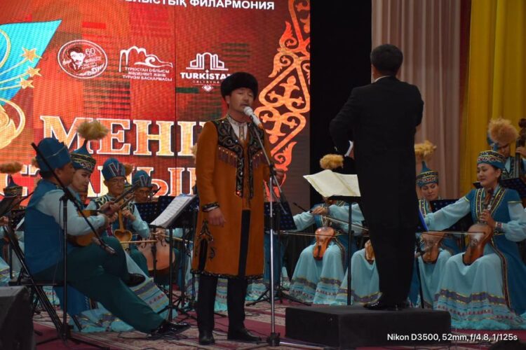 «МЫҢЖЫЛҚЫ» МӘДЕНИЕТ САРАЙЫНДА ШӘМШІ ӘНДЕРІ ШЫРҚАЛДЫ