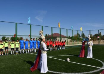 СОЗАҚТА КІШІ ФУТБОЛ АЛАҢШАСЫ МЕН БАЛАЛАР ОЙЫН АЛАҢЫ ЕЛ ИГІЛІГІНЕ БЕРІЛДІ