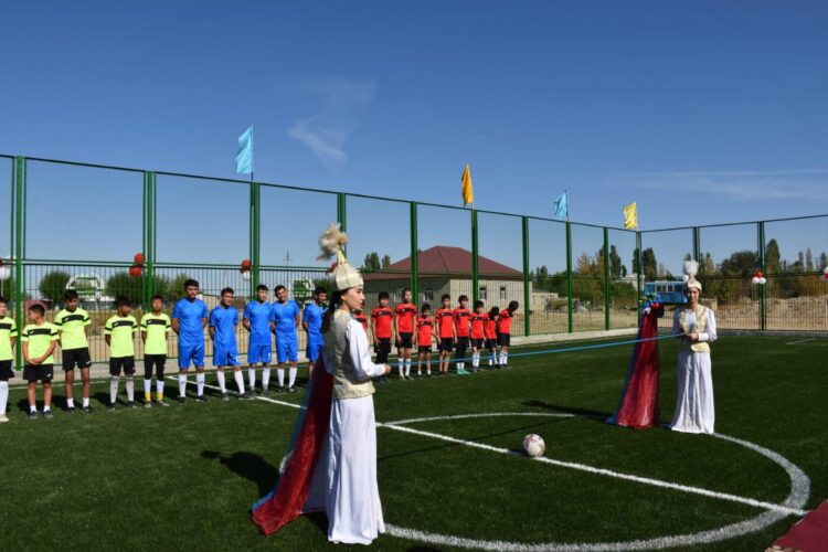 СОЗАҚТА КІШІ ФУТБОЛ АЛАҢШАСЫ МЕН БАЛАЛАР ОЙЫН АЛАҢЫ ЕЛ ИГІЛІГІНЕ БЕРІЛДІ