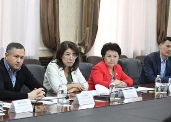 ДАРХАН САТЫБАЛДЫ ТҰРҒЫНДАРДЫ ЖЕКЕ МӘСЕЛЕЛЕРІ БОЙЫНША ҚАБЫЛДАДЫ