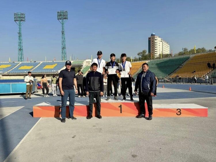 ТҮРКІСТАН ӨҢІРІНІҢ ЖАСӨСПІРІМДЕРІ ЖЕҢІЛ АТЛЕТИКАДАН 12 МЕДАЛЬ ОЛЖАЛАДЫ